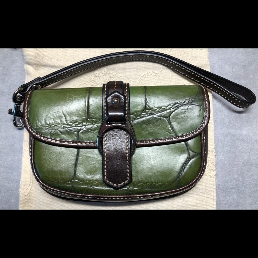Dooney and Bourke wristlet